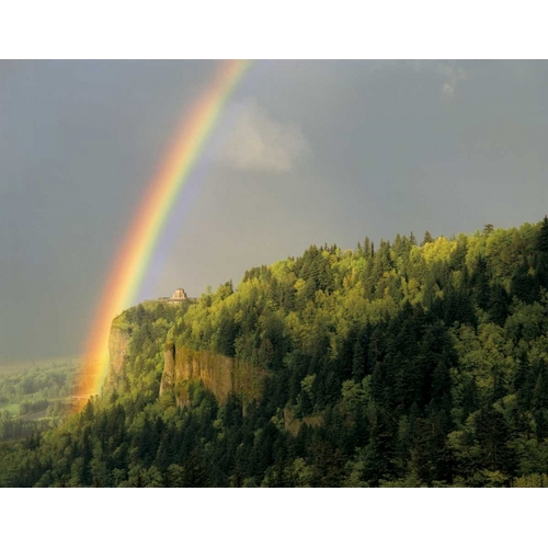 OR, Columbia Gorge, rainbow over Vista House